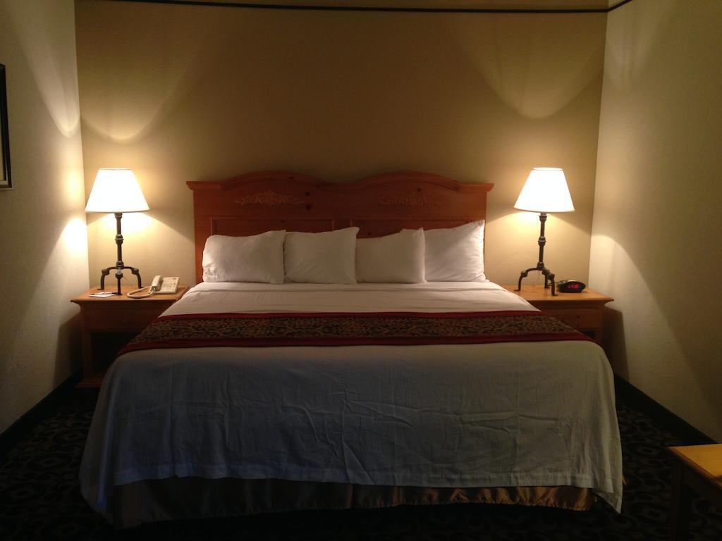 Quality Inn & Suites Boone - University Area Phòng bức ảnh