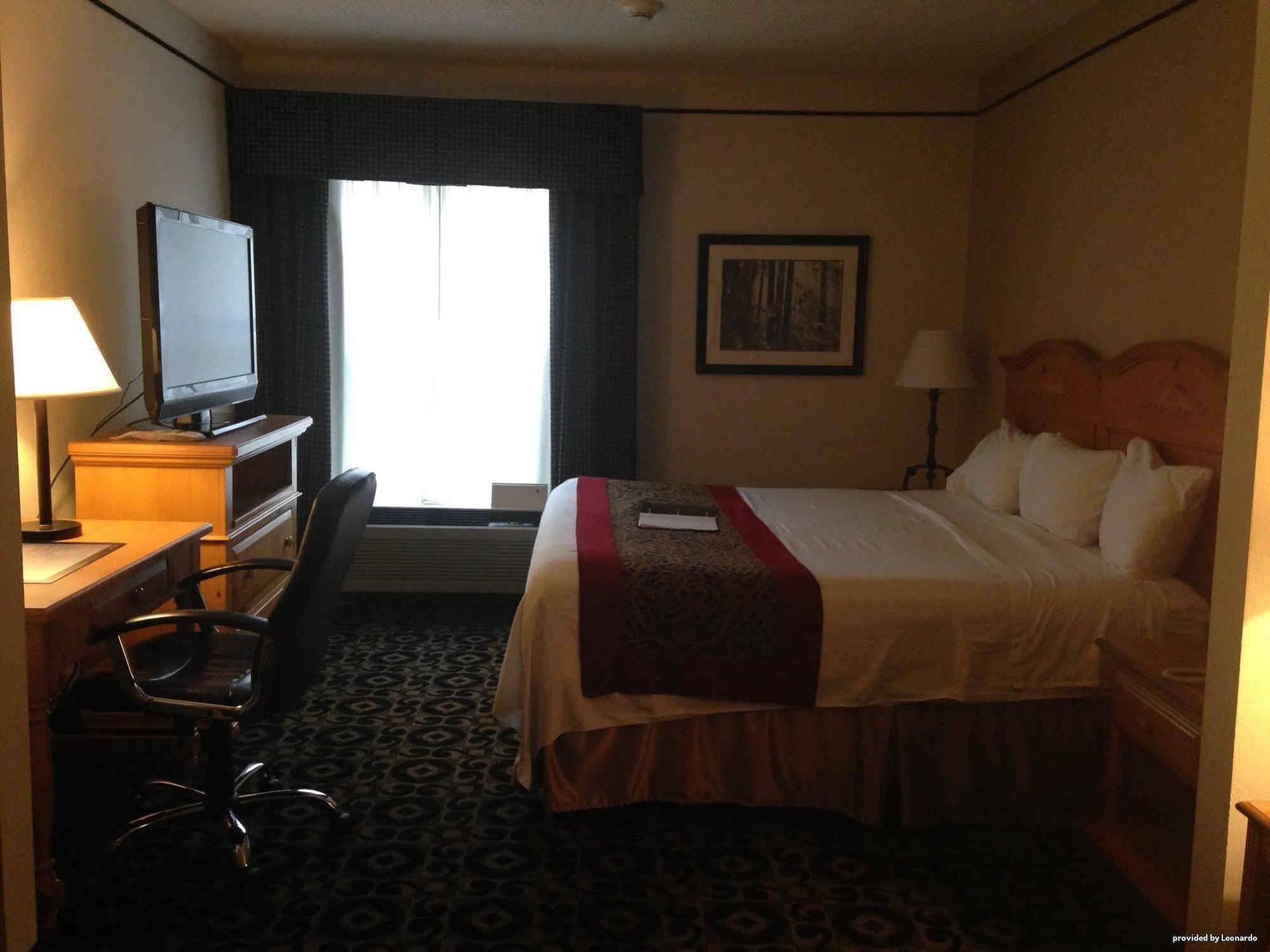 Quality Inn & Suites Boone - University Area Ngoại thất bức ảnh