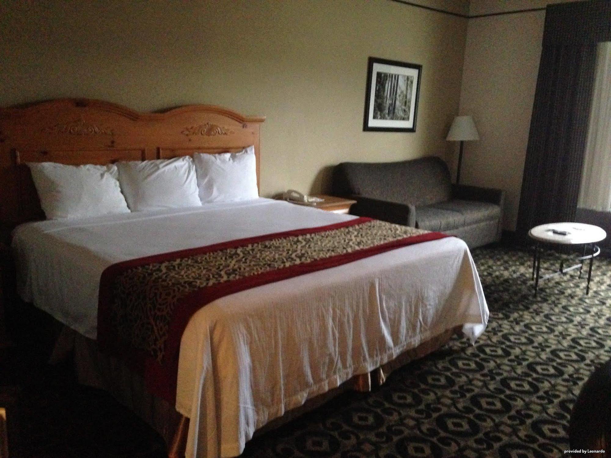 Quality Inn & Suites Boone - University Area Ngoại thất bức ảnh