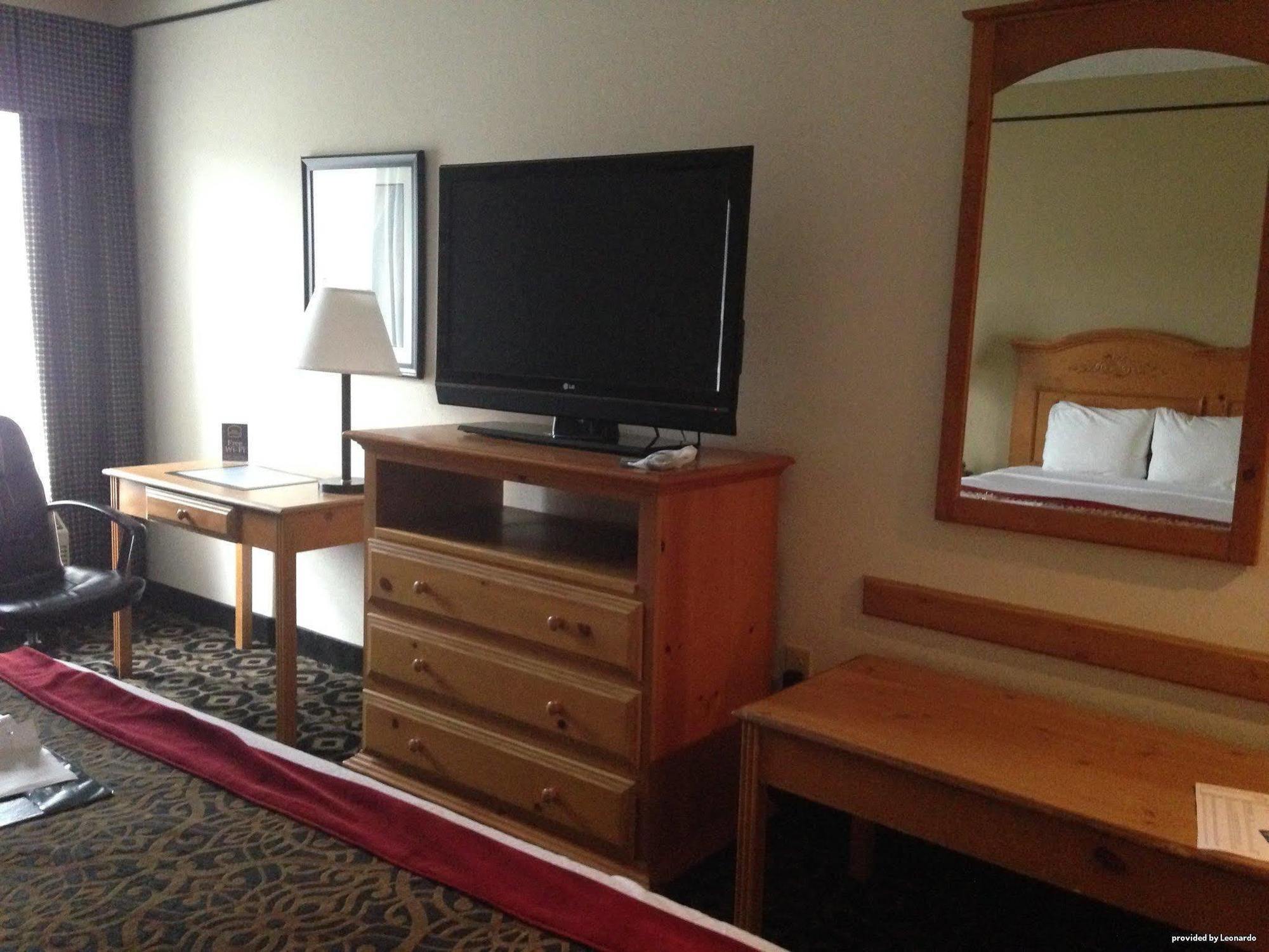 Quality Inn & Suites Boone - University Area Ngoại thất bức ảnh