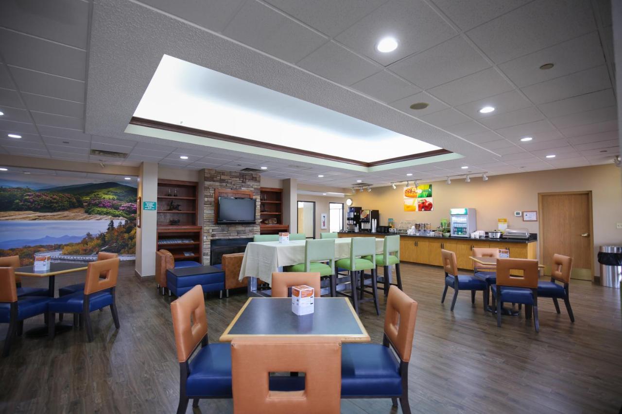 Quality Inn & Suites Boone - University Area Ngoại thất bức ảnh