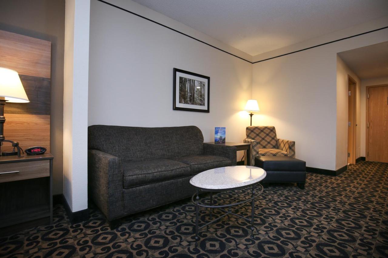 Quality Inn & Suites Boone - University Area Ngoại thất bức ảnh