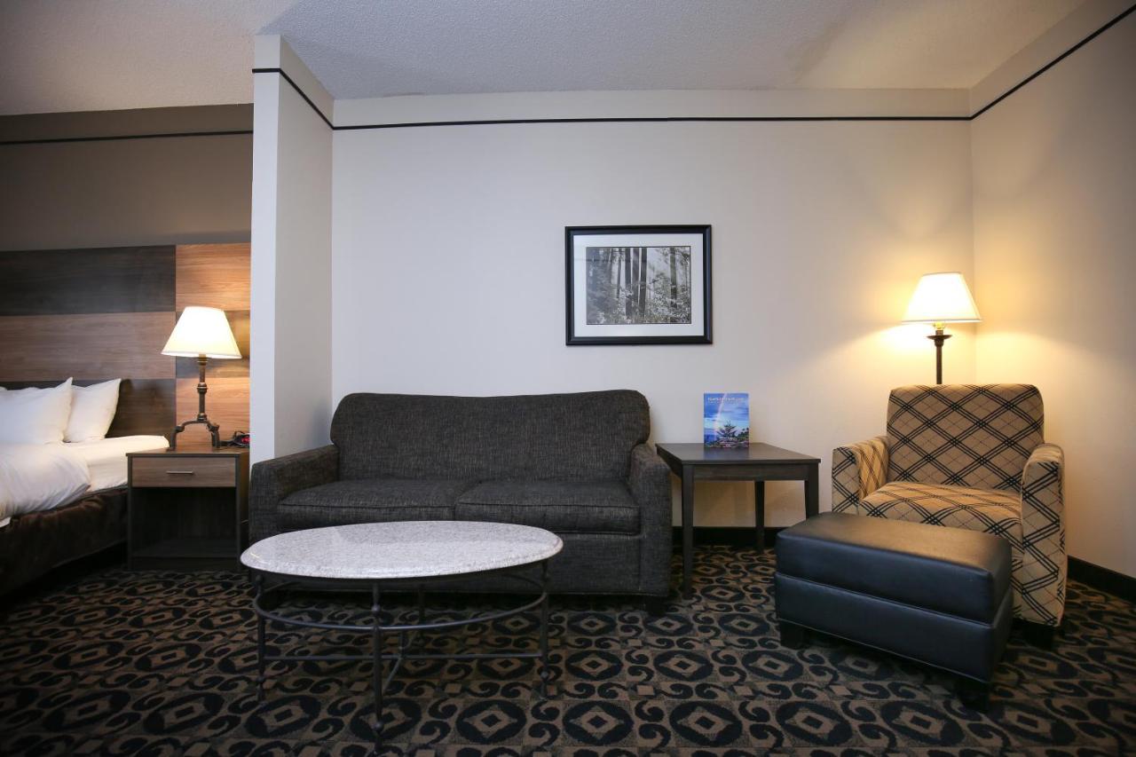 Quality Inn & Suites Boone - University Area Ngoại thất bức ảnh