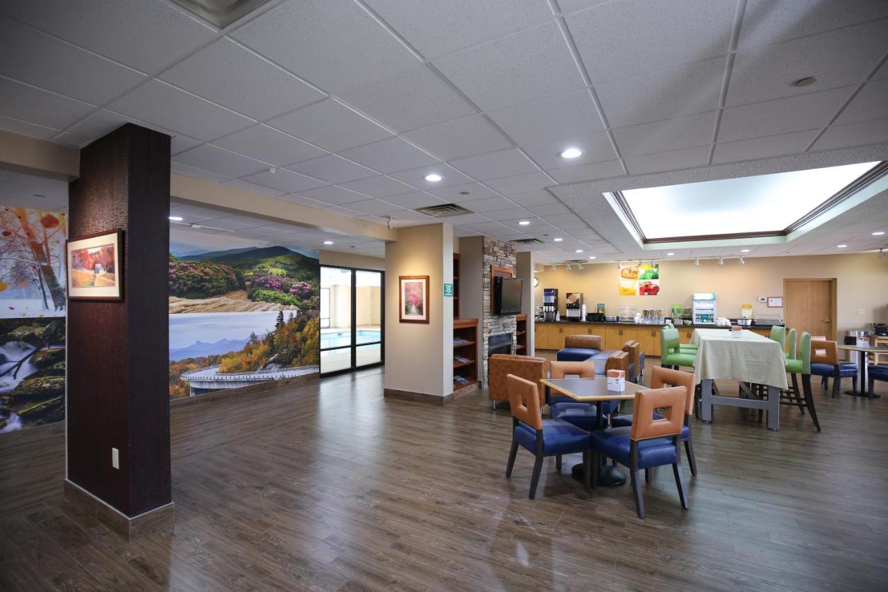 Quality Inn & Suites Boone - University Area Ngoại thất bức ảnh